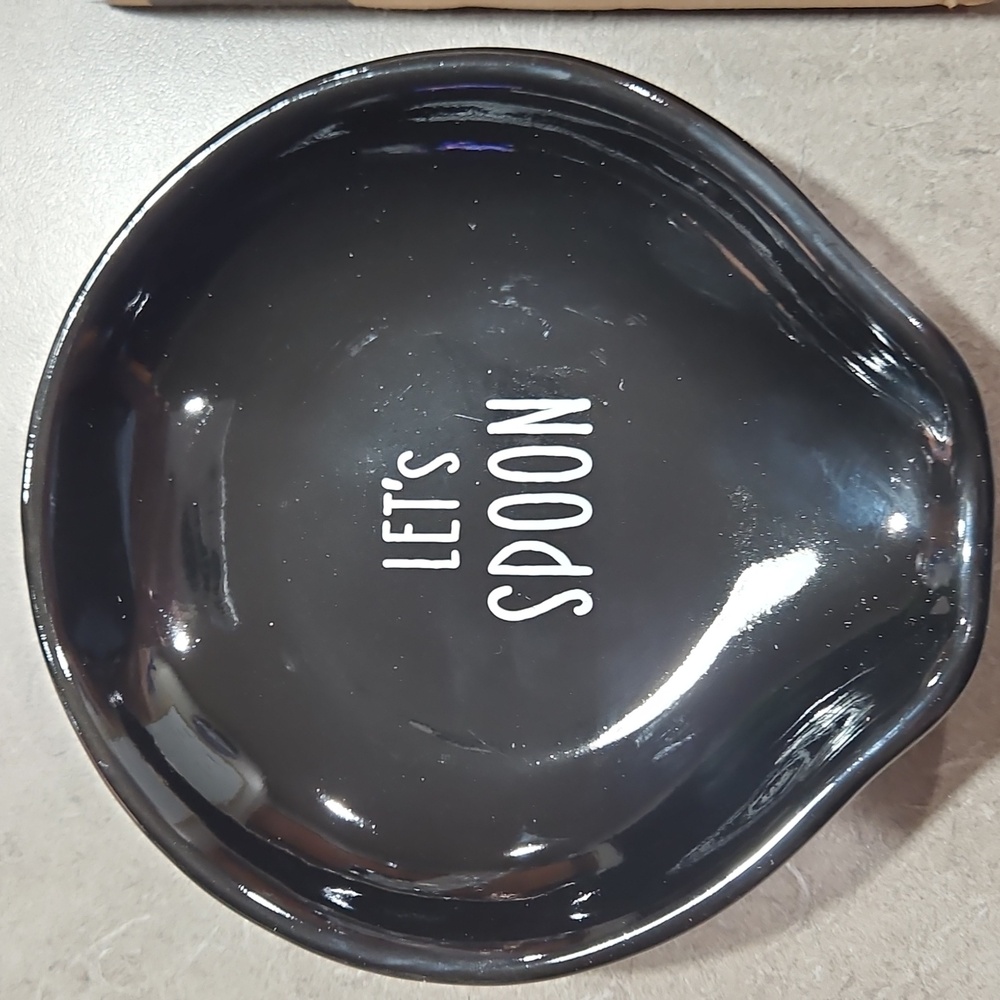 Let's Spoon. Spoon rest dish.